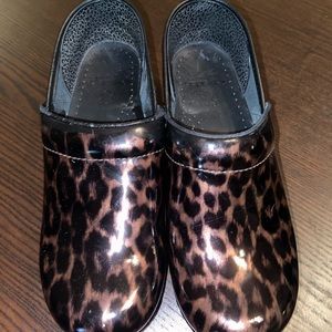 dansko nurse clogs size 7.5-8 (size 38)